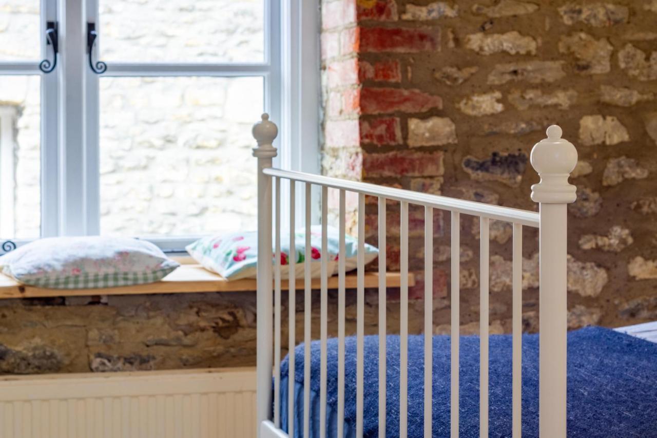 The Shoe Box Cottage With Allocated Parking Malmesbury Exterior foto