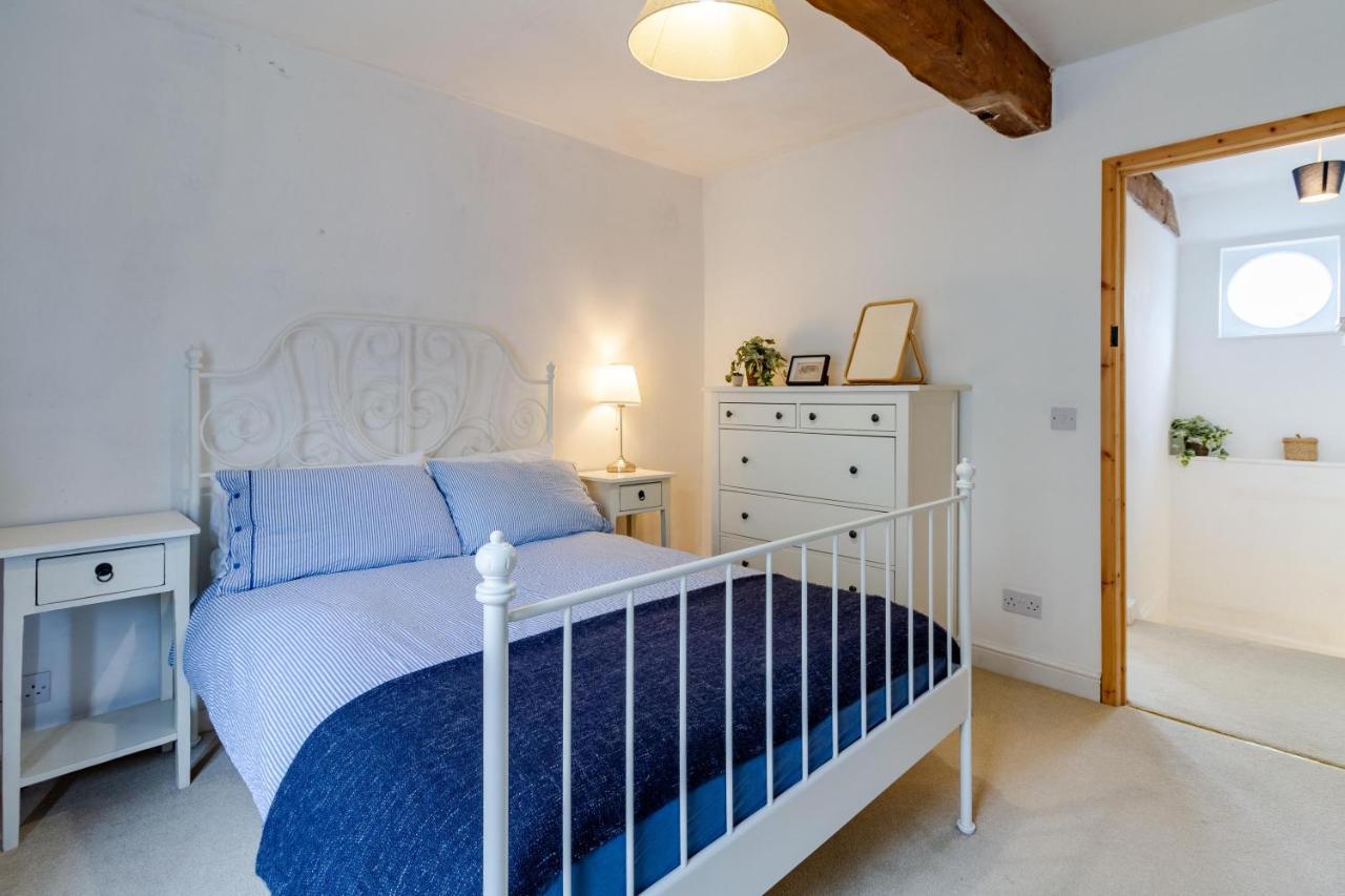 The Shoe Box Cottage With Allocated Parking Malmesbury Exterior foto